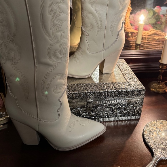 Steve Madden Leather Boots Bone Cream 6 - Picture 3 of 8